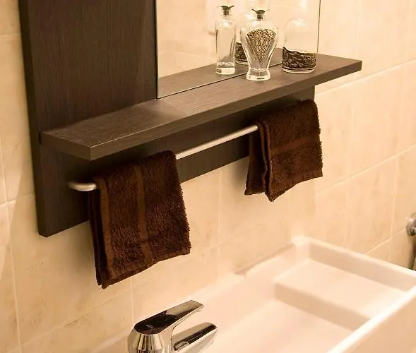 Rosaverde Oda ve Kahvaltı 3*